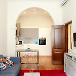 Joivy Bright 2br Flat With Parking In Centre Apartment *