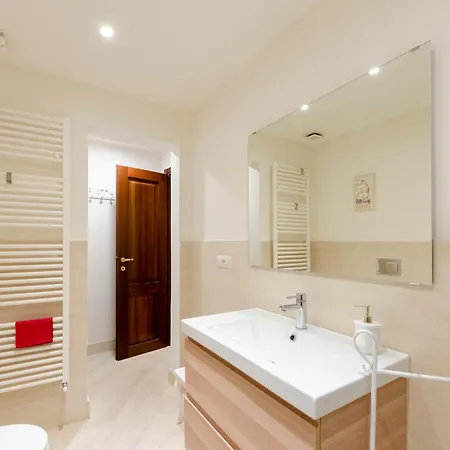 Appartamento Joivy Bright 2br Flat With Parking In Centre Rapallo