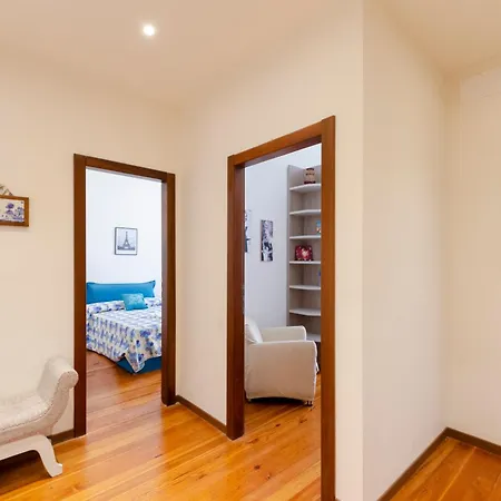 Joivy Bright 2br Flat With Parking In Centre Apartment Rapallo