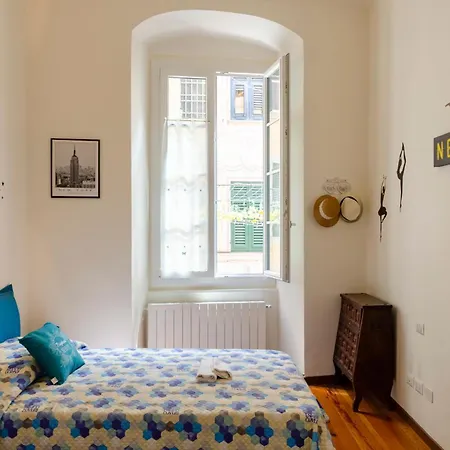 Joivy Bright 2br Flat With Parking In Centre Rapallo