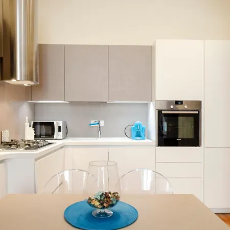 Appartamento Joivy Bright 2br Flat With Parking In Centre